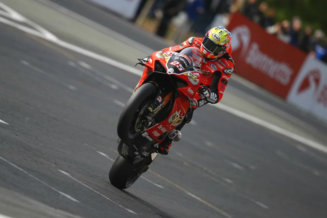 josh brookes bsb wheeling oultonpark