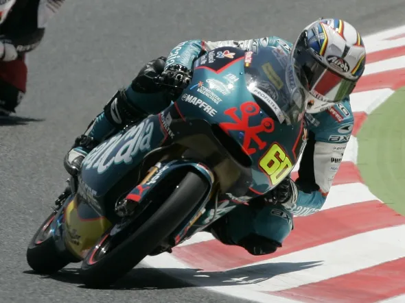 julian simon action qualifying barcellona