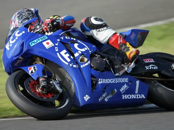 kousuke akiyoshi race2 suzuka gp 2011