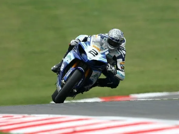 leon camier brands hatch qualifiche