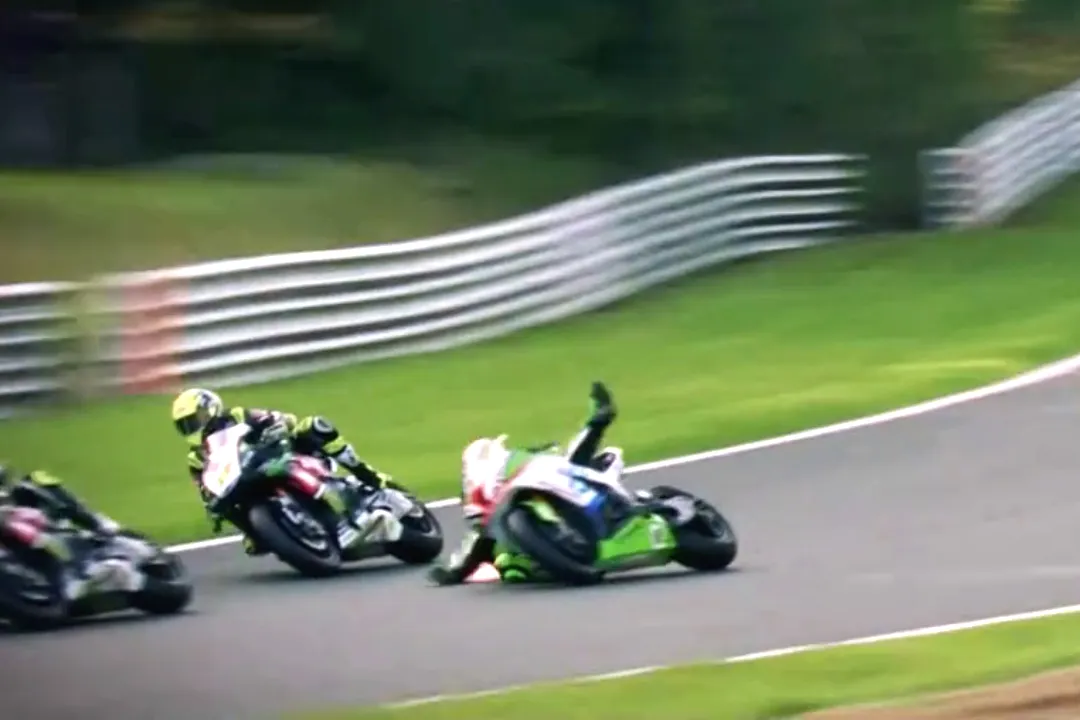 leon haslam crash brands hatch 2017