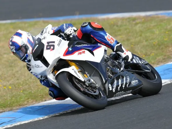 leon haslam crash phillip island