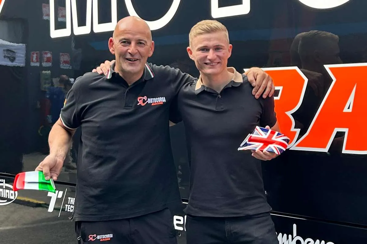 lorenzo mauri vickers motocorsa team