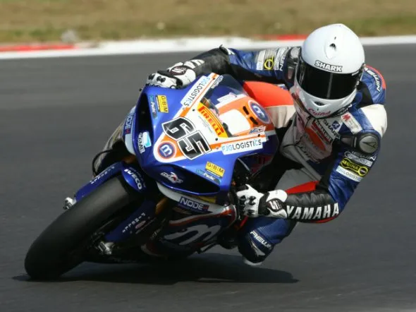 loris baz practice 4 brandshatch 2011