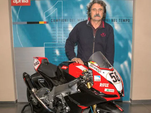 marco simoncelli aprilia rsv4 superbike 2