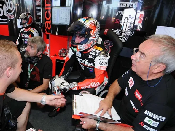 max biaggi box aprilia superbike