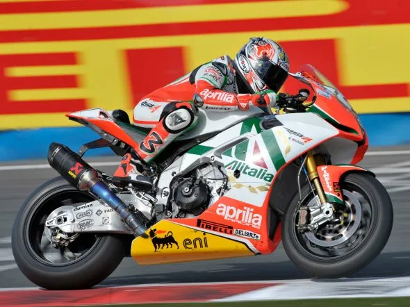 max biaggi magnycourssbk 2010