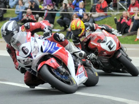 michael dunlop cameron donald tt superbike 2013