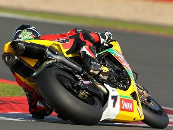 michael laverty pole bsb silverstone 2011