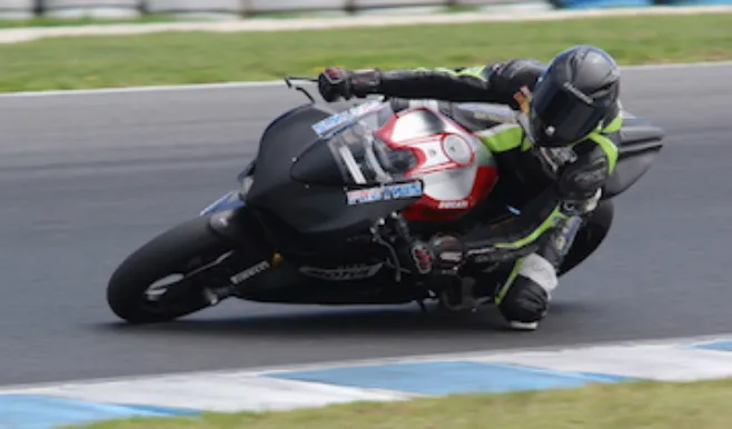 mike jones test ducati 1299 panigale desmosport