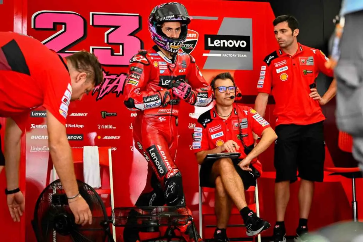 motogp enea bastianini nel box ducati