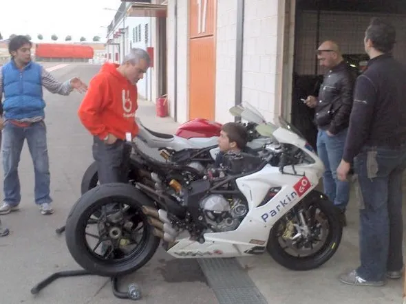 mv agusta parkingo cartagena