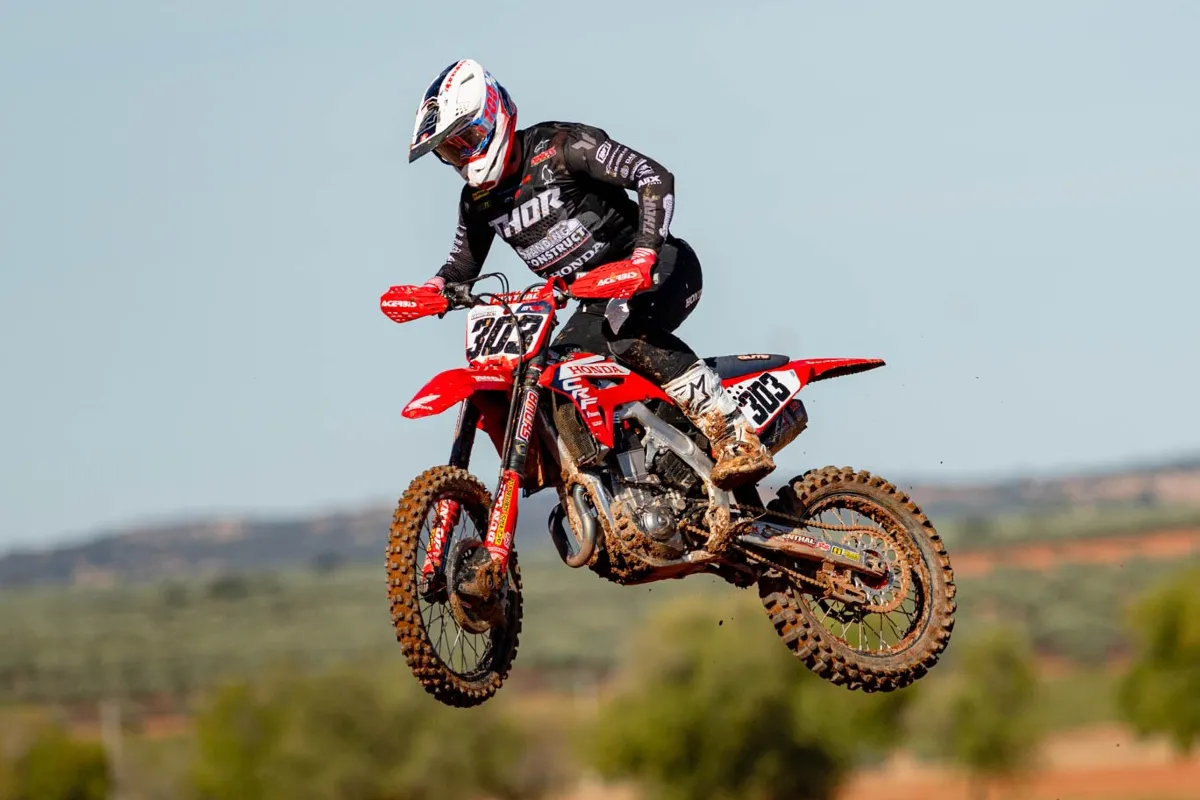 mxgp motocross alberto forato standing construct honda