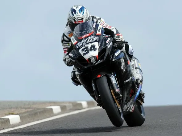 nw200 2011 raceday 1