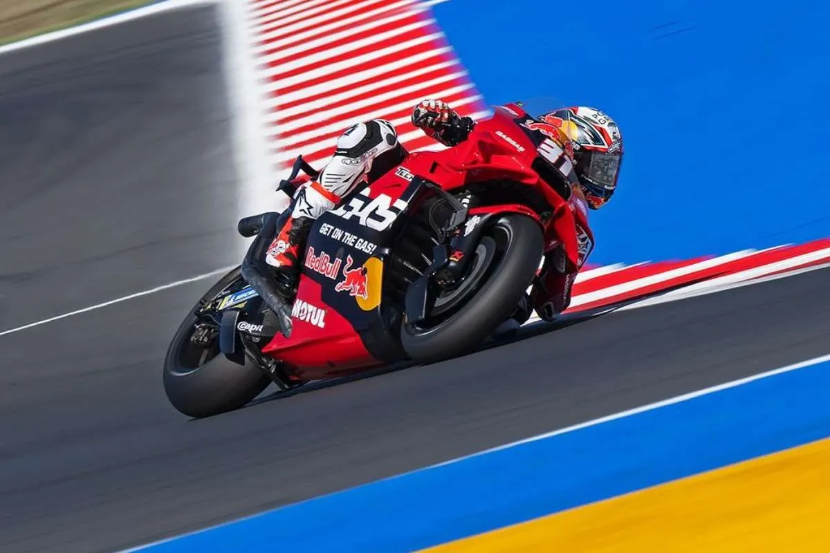 Pedro Acosta come Pecco Bagnaia: no al sistema radio in MotoGP