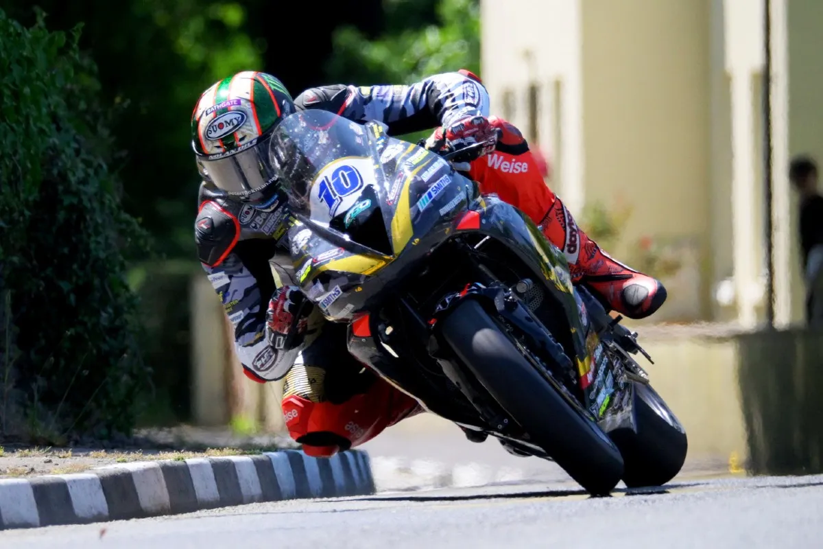 peter hickman tt supersport 2023