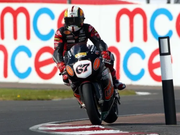 shane byrne race2 croft 2011