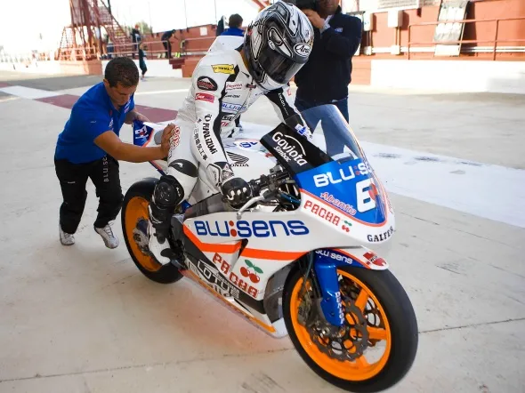 shuhei aoyama box blusens bqr moto2