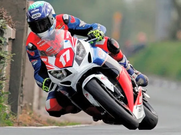simon andrews tt superstock 2012