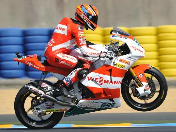 stefan bradl pole lemans moto2 2011