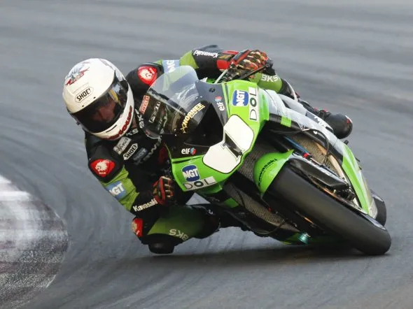 stuart easton macau gp 2010 kawasakipbm