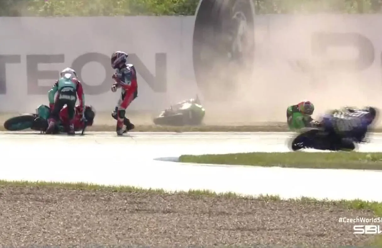 supersport 300 crash most