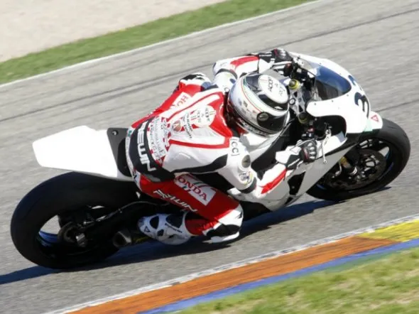 superstock1000 luca verdini test valencia tenkate