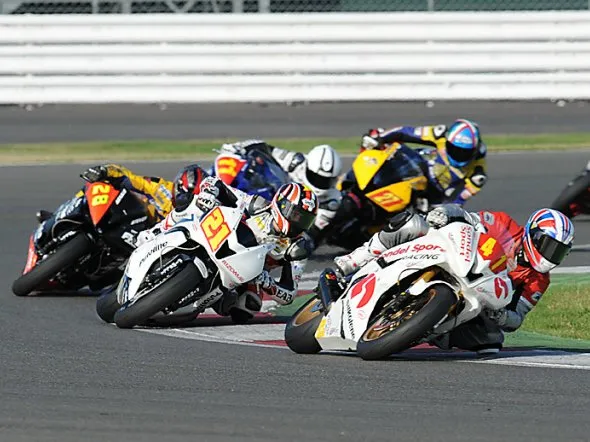 superstock600 gara silverstone 2010