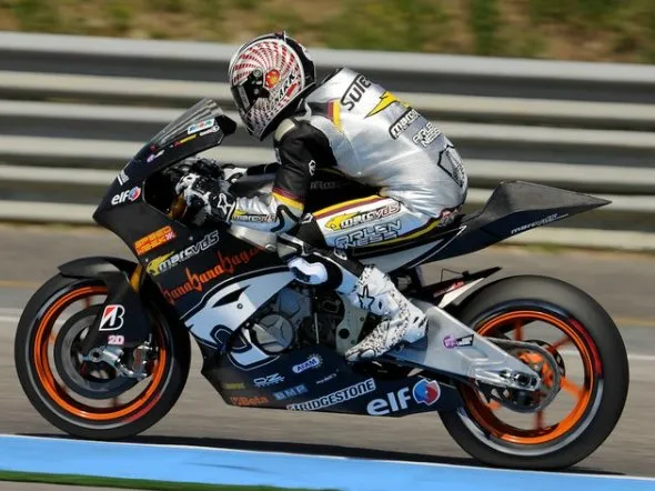 suter bmw moto1 test estoril cudlin