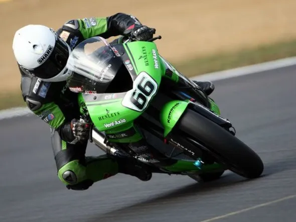 tom sykes race3 brandshatch