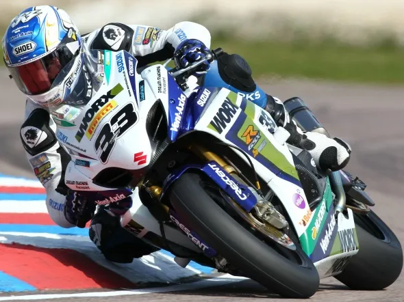 tommyhill race1 thruxton 2010