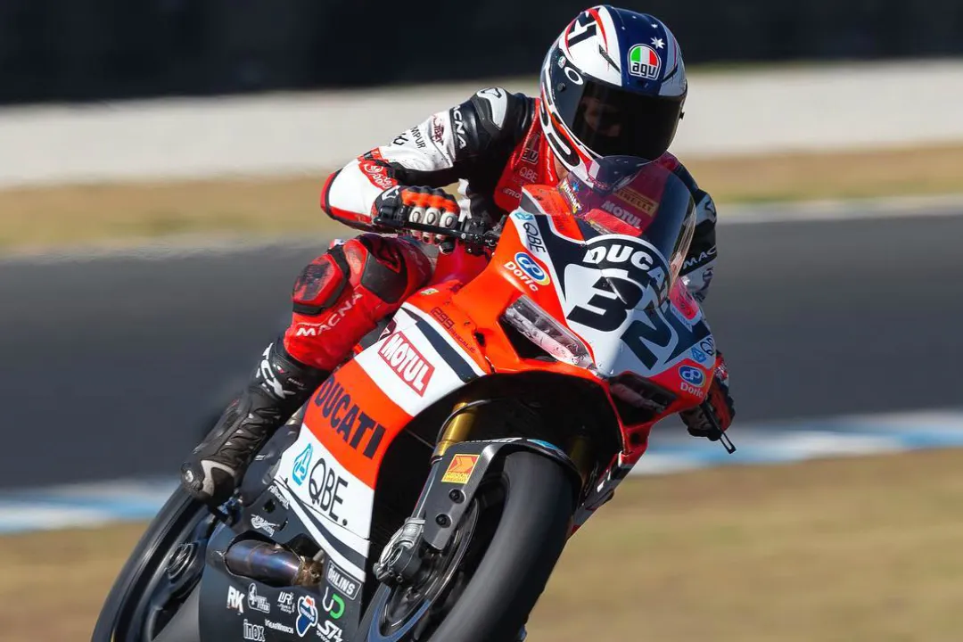 troy bayliss asbk 2019 testing phillip island