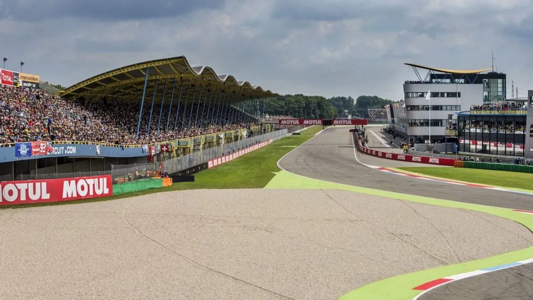 tt circuit assen main straight e1561301160232