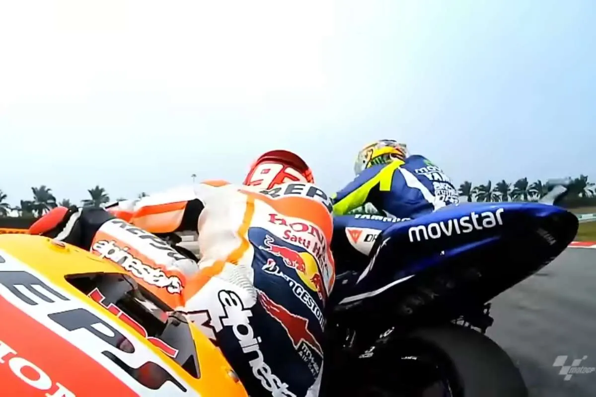 Valentino Rossi, nuovo attacco a Marquez: "Mai nessuno così sporco"