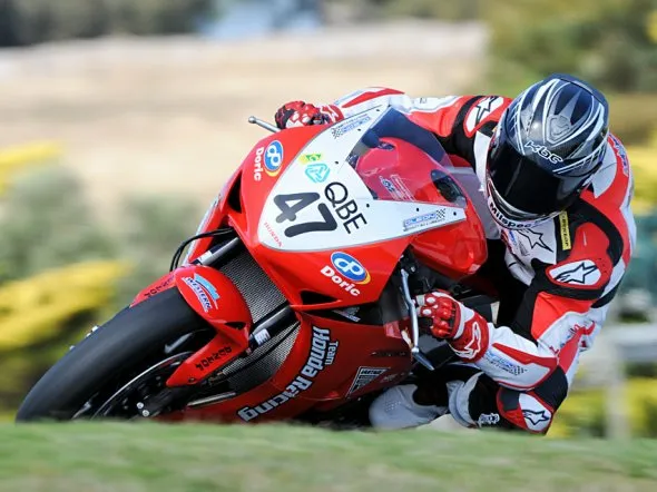 wayne maxwell race1 phillip island 2012