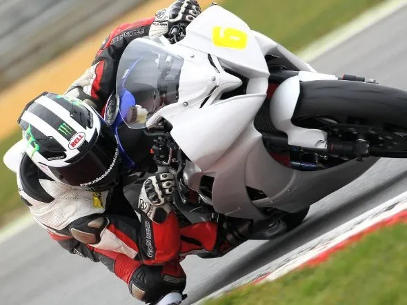 william dunlop milwaukee yamaha r6 test