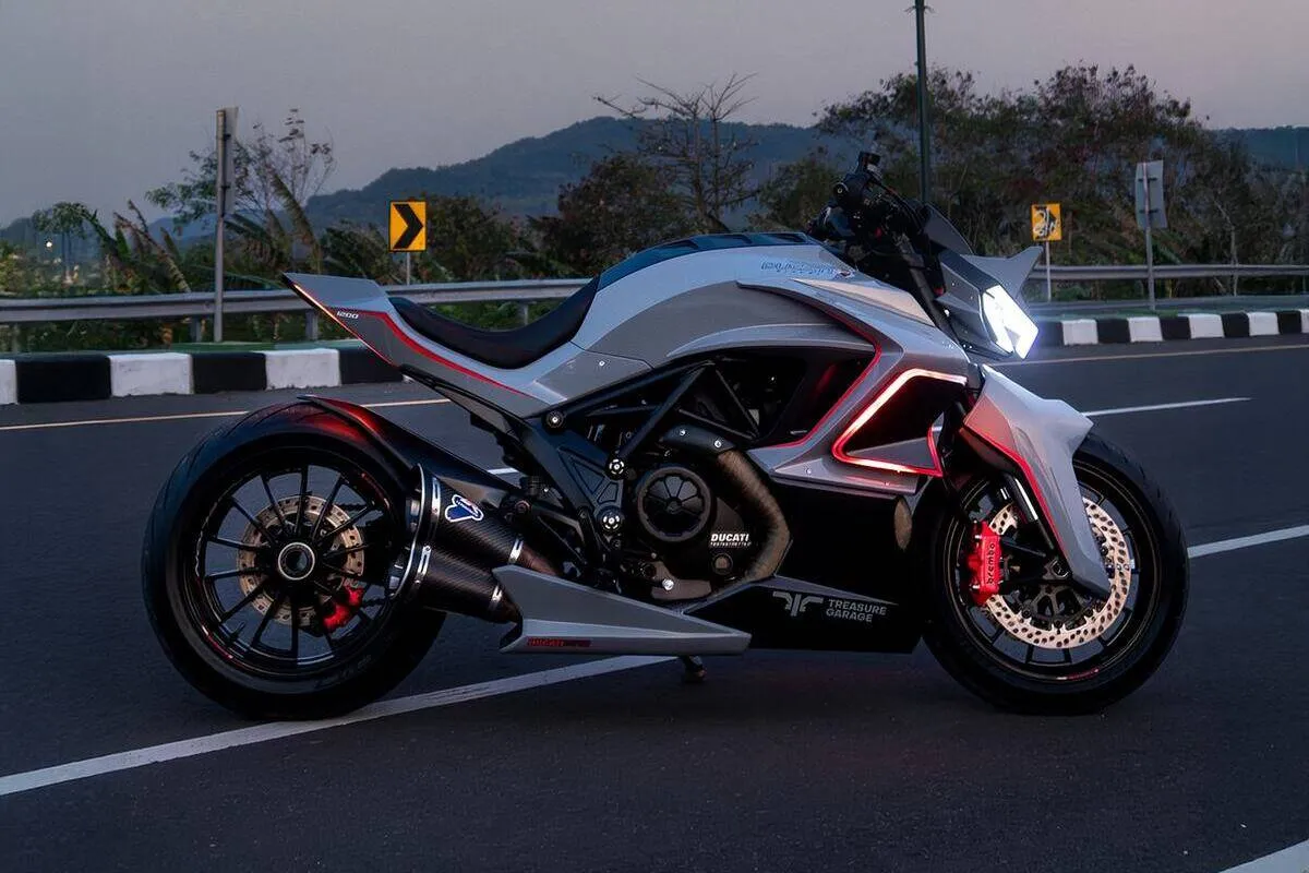 Ducati Diavel Evangelion: la bestia cyberpunk di Treasure Garage