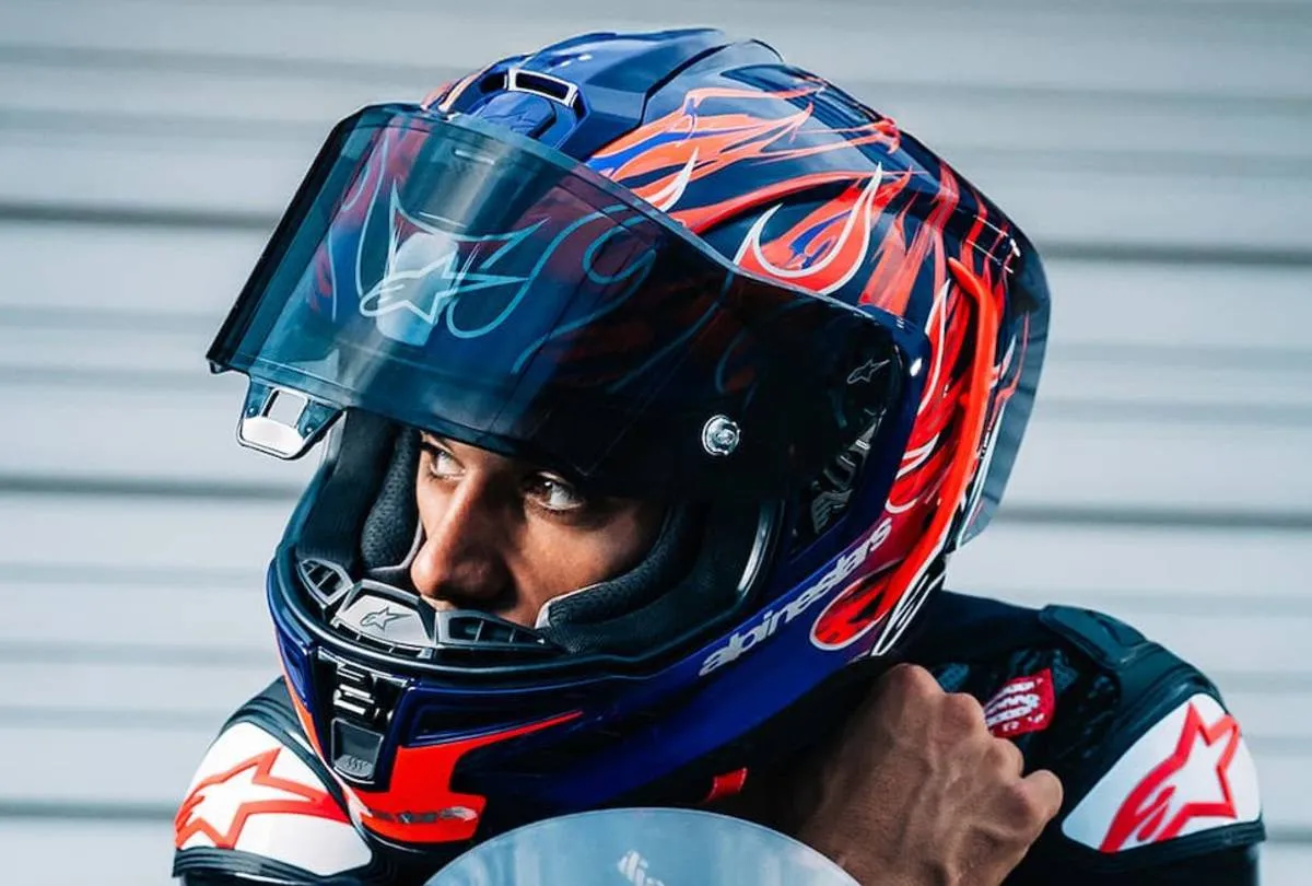 Alpinestars: l'edizione limitata di casco e stivali ispirati a Jorge Martin, campione MotoGP 2024