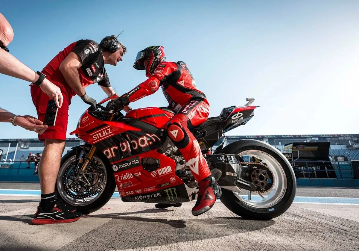 Superbike Jerez Prove: Ducati non fare scherzi! Bulega martella Toprak