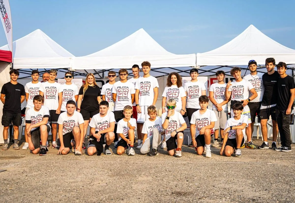 23 Riders Academy: corsi moto “all inclusive” per giovani piloti dai 7 ai 17 anni, iscrizioni aperte ora!