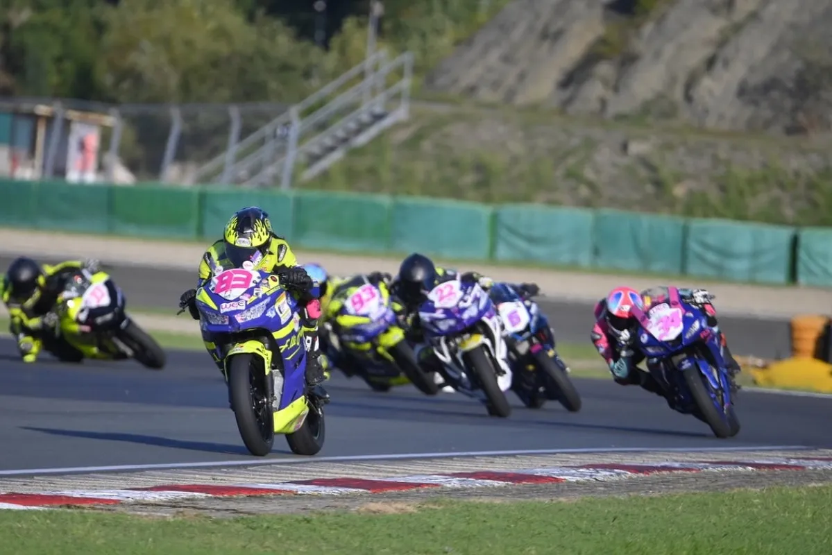 Il CIV Femminile guarda al Mondiale: il calendario 2026 con la novità della Yamaha R7