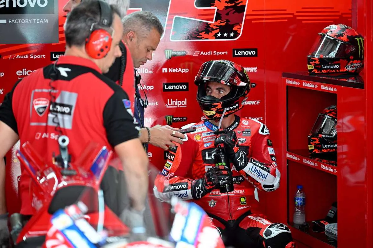 MotoGP, Pecco Bagnaia ammette: "Alex Marquez è superiore, per il momento..."