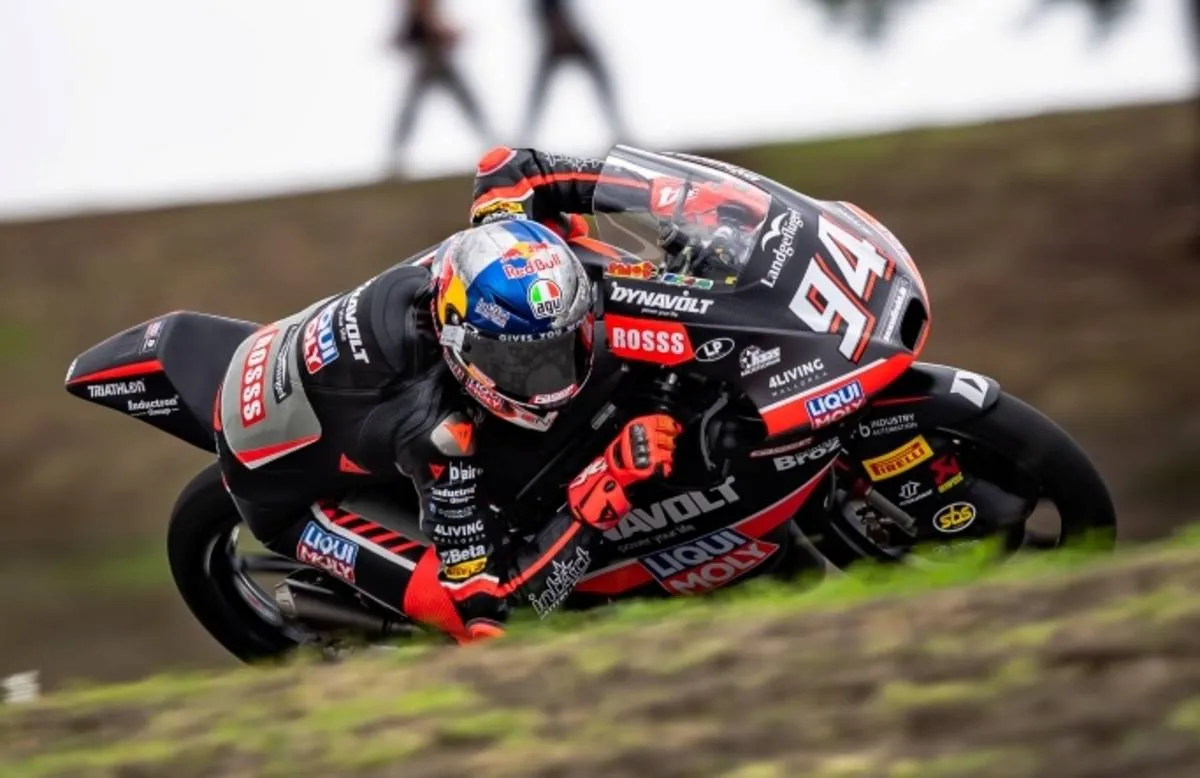 Moto3 Valencia: Guido Pini caduta e 4° posto, 1-2 Leopard e nuovo record