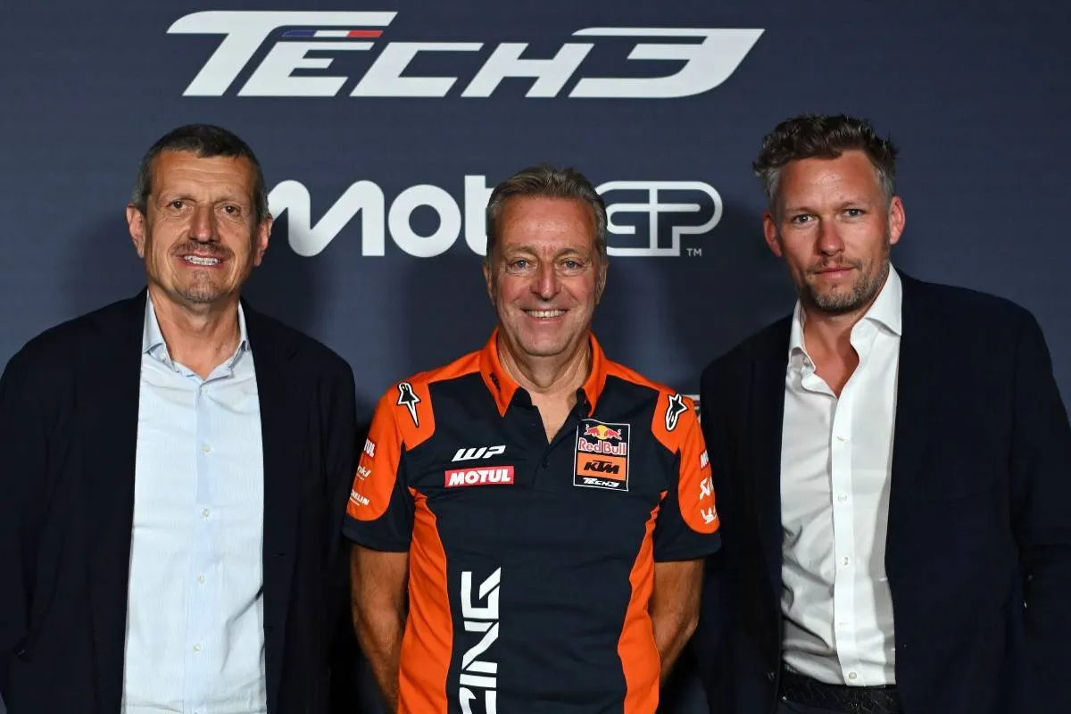 Gunther Steiner, Hervé Poncharal e Richard Coleman del team KTM Tech3 MotoGP