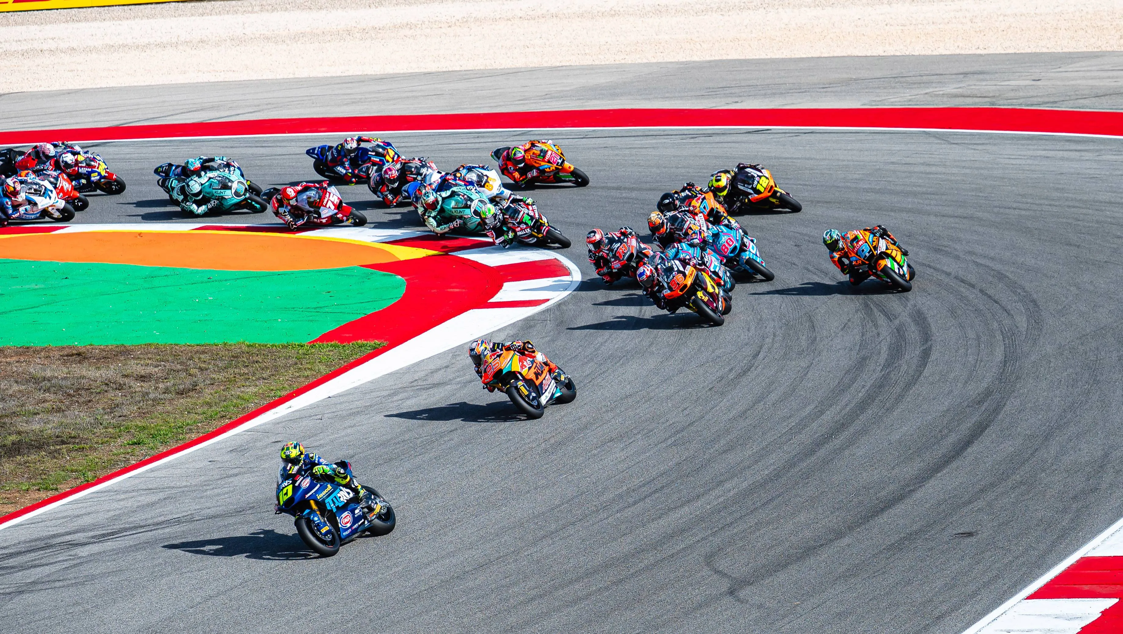moto2-race-action