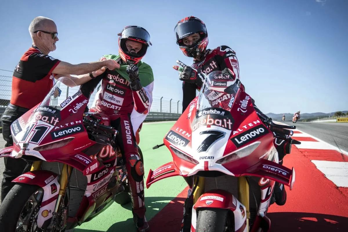 Iker Lecuona e Nicolò Bulega piloti Aruba Ducati Superbike WorldSBK a Portimao