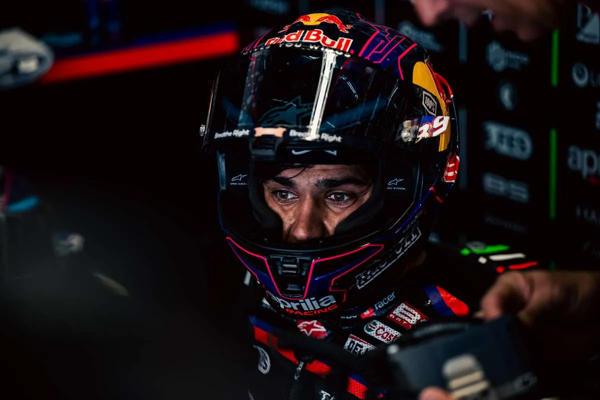 Jorge Martin pilota Aprilia MotoGP nel box ad Austin, GP USA