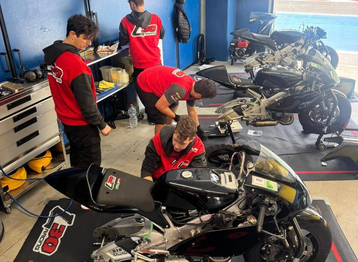 l30-motard-ducati-moto4-civ