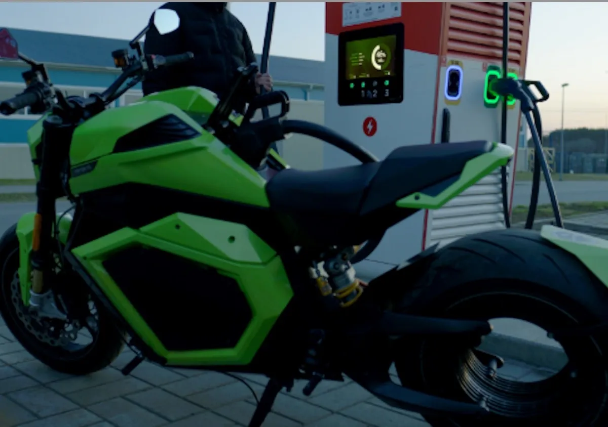 Verge è la moto elettrica con la ricarica più veloce al mondo