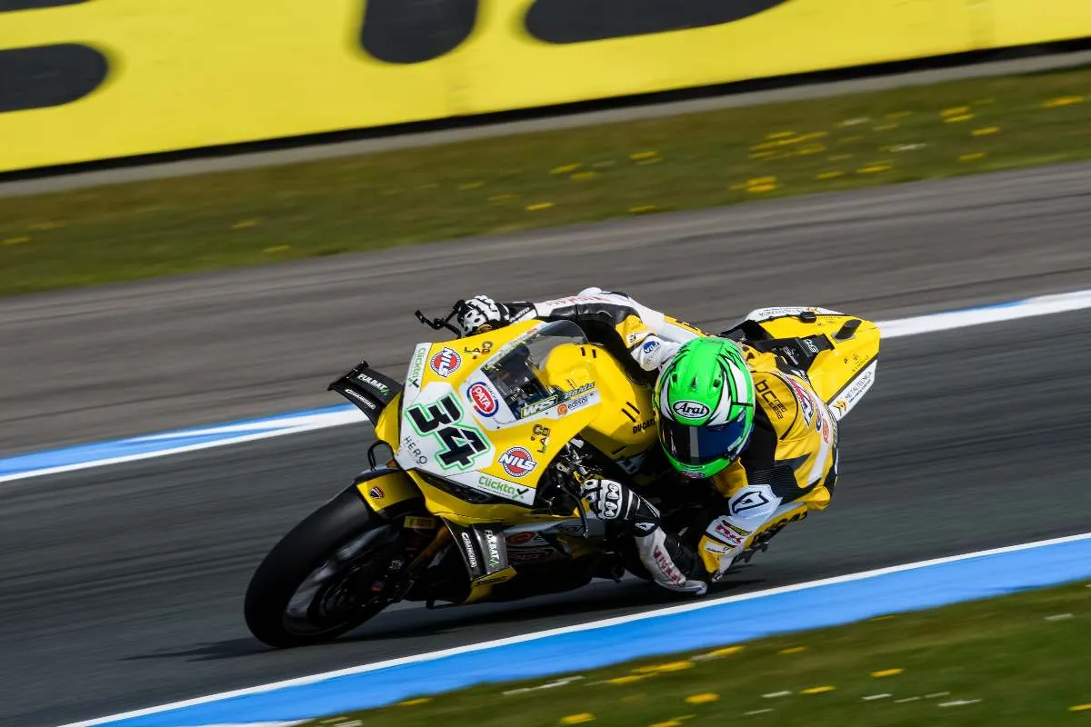 Lorenzo Baldassarri pilota del team Go Eleven guida la Ducati nelle prove Superbike WorldSBK ad Assen